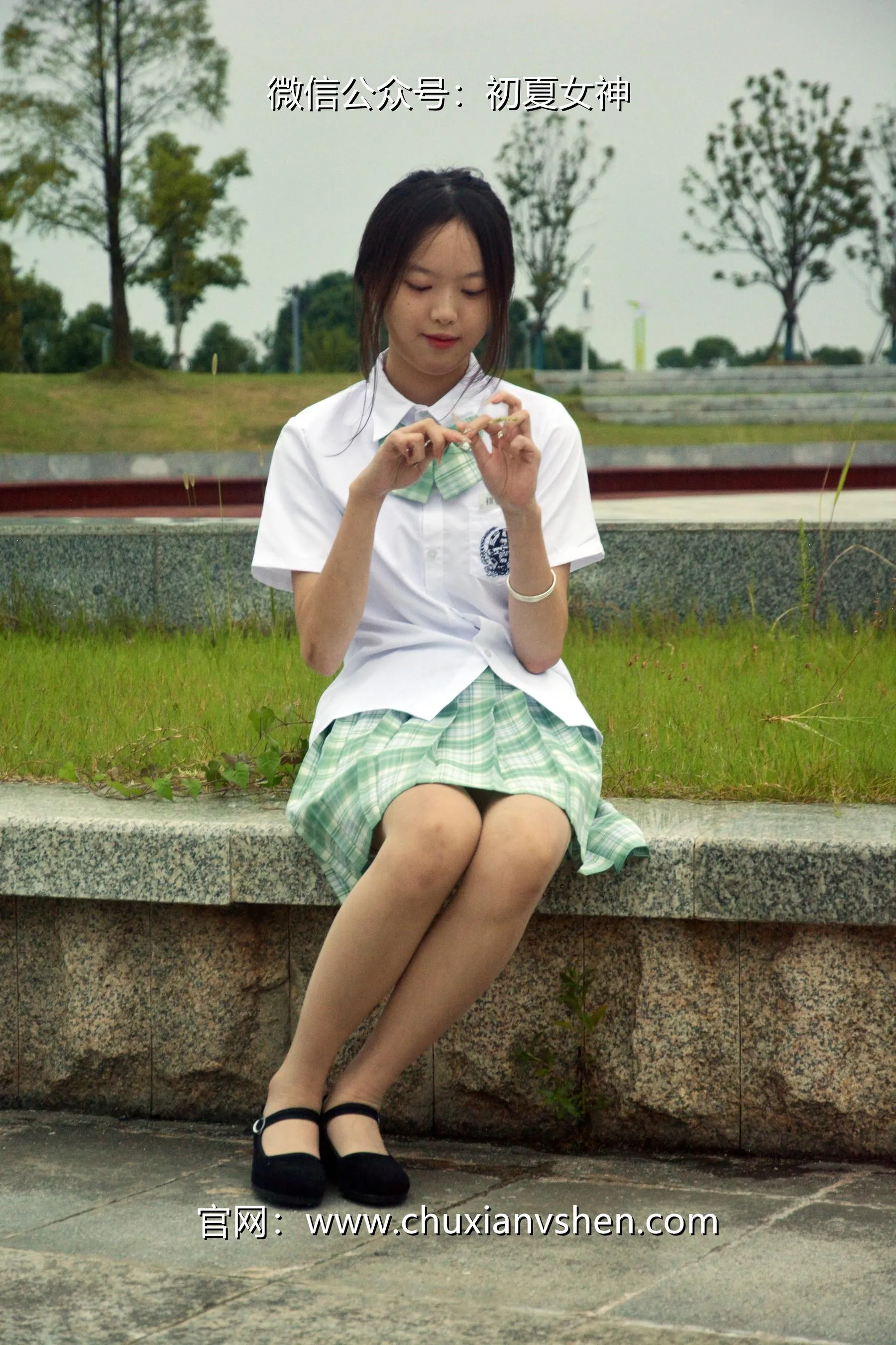 初夏女神 NO.029 情情 绿色JK套 [72P]插图9